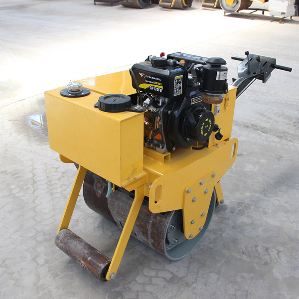 Walk-behind single-steel wheel roller diesel version