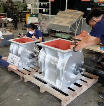 Rotary feeder blades