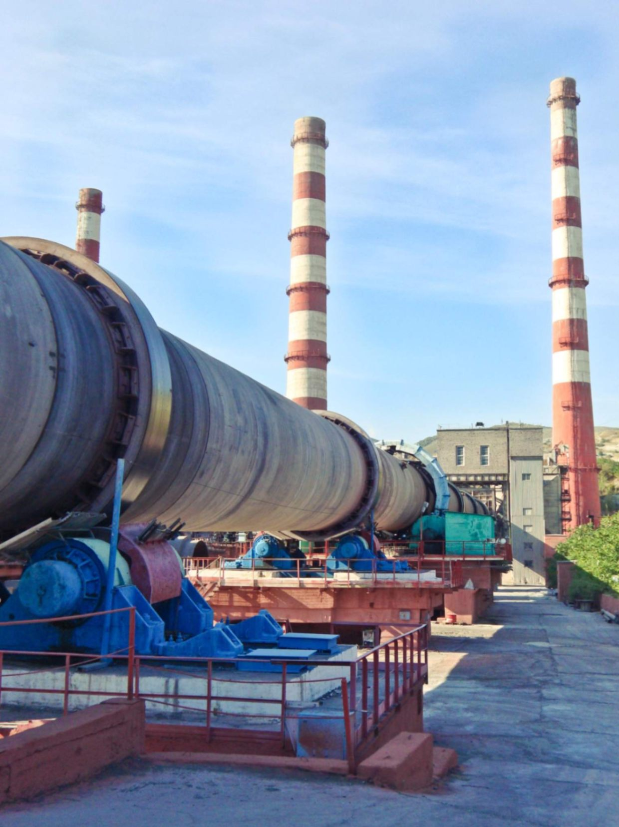 Furnaces and furnace systems