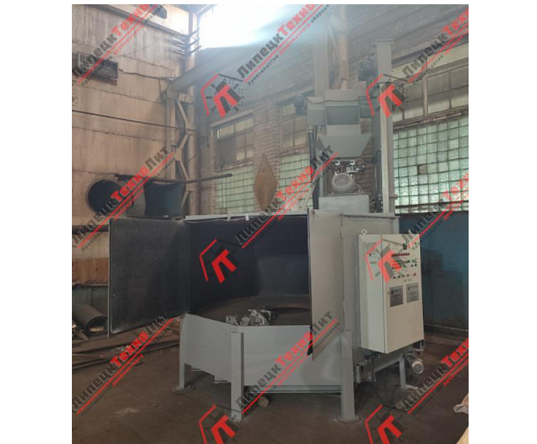 LT4831 shot blast chamber with rotary table